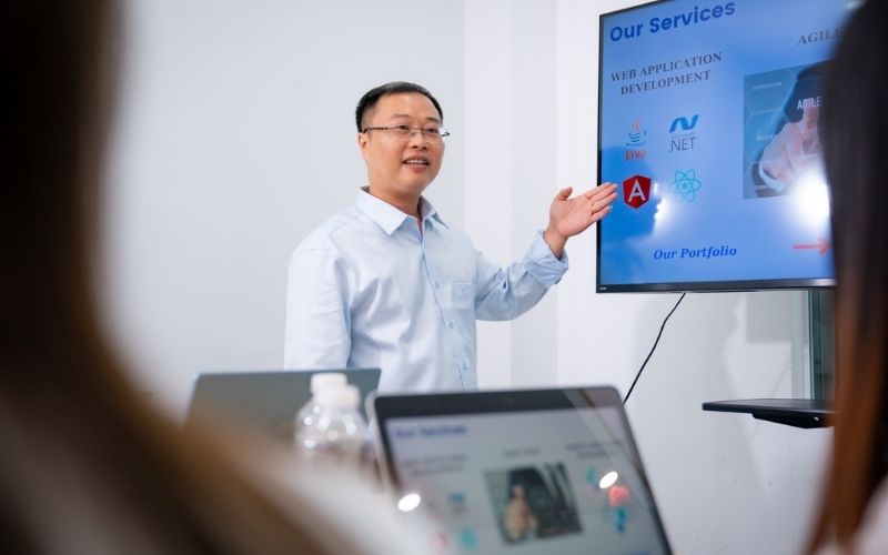 Outsource efficiently with EZTEK software Vietnam expert development teams