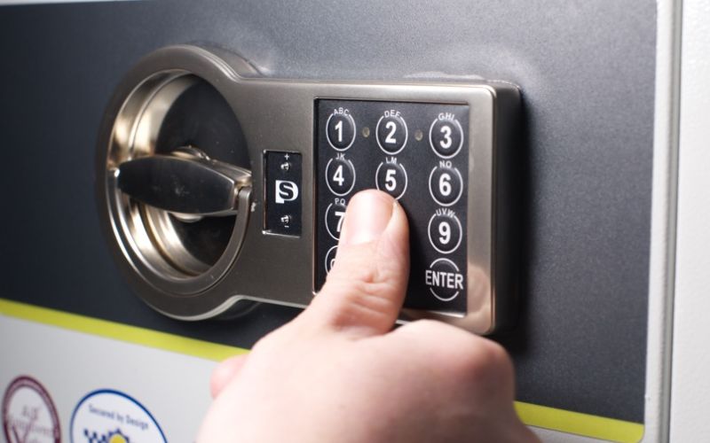 Két sắt điện tử là gì