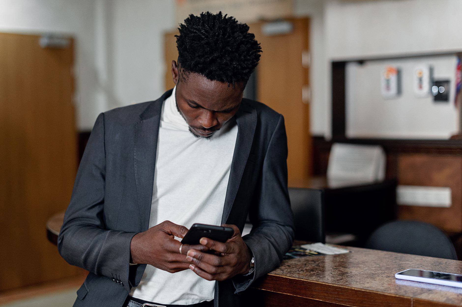 Lưu Ý 2: Nhận Biết Email Lừa Đảo Trước Khi Click Vào Liên Kết Lưu Ý 2: Nhận Biết Email Lừa Đảo Trước Khi Click Vào Liên Kết